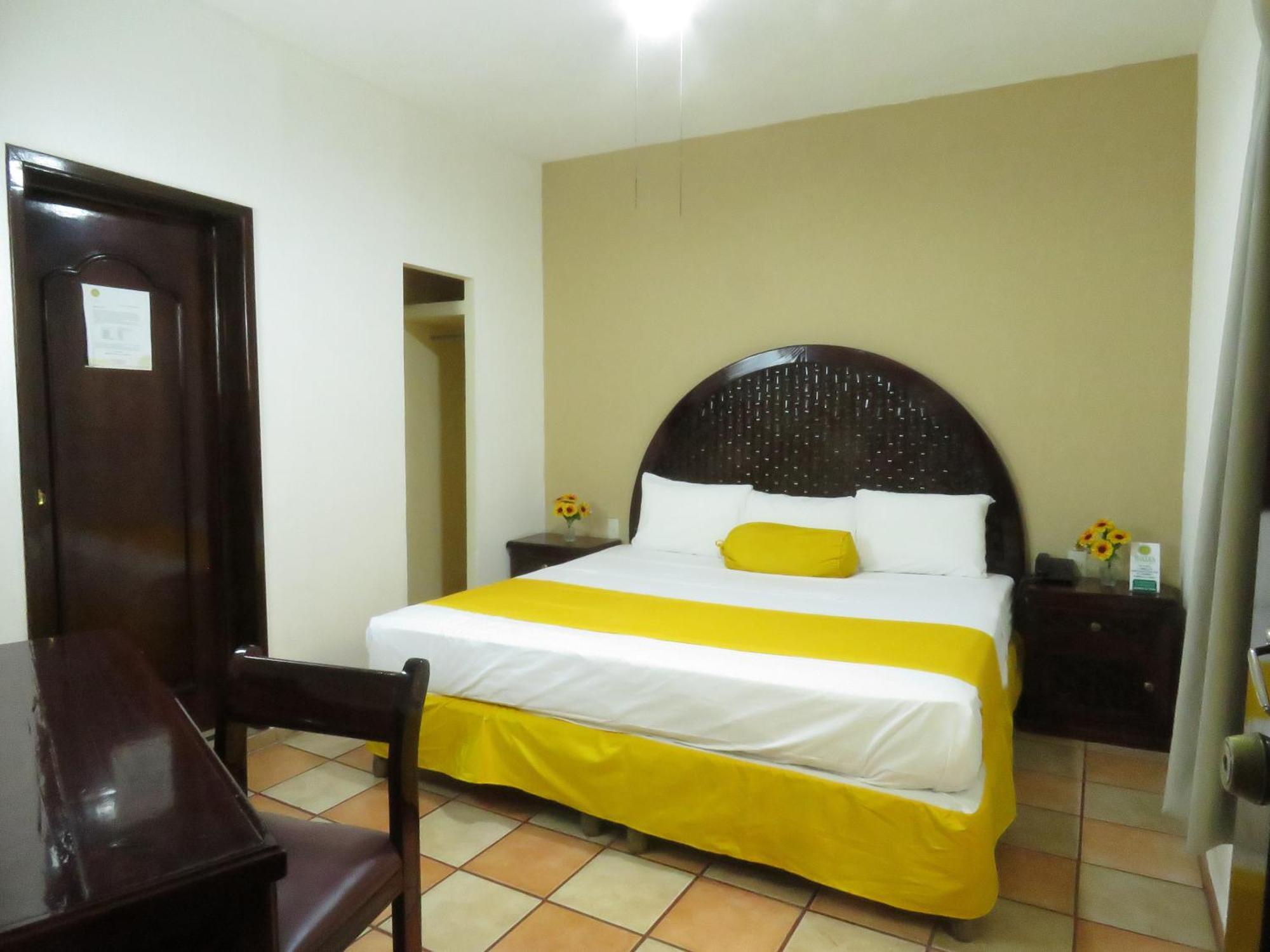Hotel Los Girasoles Tepic Extérieur photo